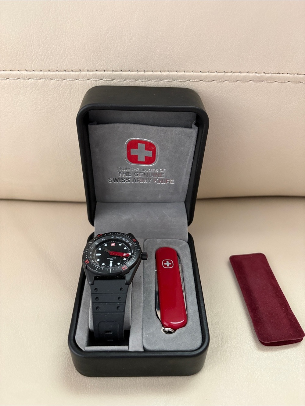 Victorinox Black Watch with Red Swiss Army Knife Gift Set